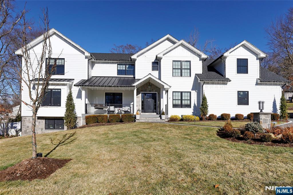 Property for Sale at 2 Bona Court, Park Ridge, New Jersey - Bedrooms: 6 
Bathrooms: 5 
Rooms: 9  - $1,740,000