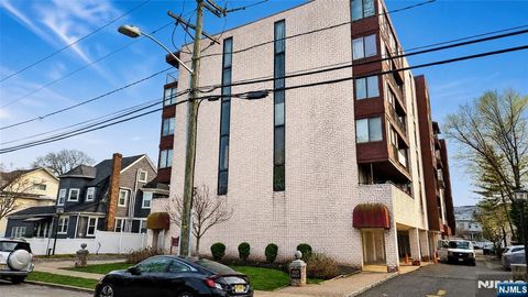 Photo of 55 Clinton Pl #304, Hackensack, NJ 07601 (MLS # 26027716)