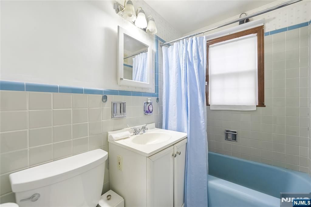 Photo of 38 Sherwood Street, Clifton, NJ 07013 (MLS # 25043914)