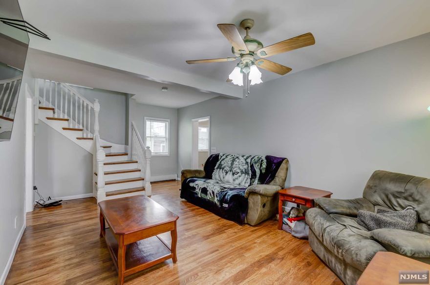 Beautiful colonial Home 3 bedrooms 1.5 bath with a large private yard. driveway with 2 car garage. perfectly located in a quiet neighborhood . Just a few minutes away from local shopping center.