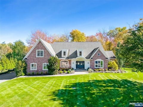 8 Garden Court Upper Saddle River NJ 07458