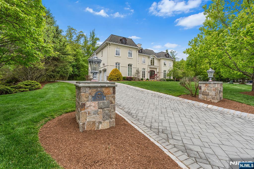 1 Sandstone Ridge