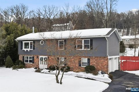 8 Bordeaux Terrace West Milford NJ 07480