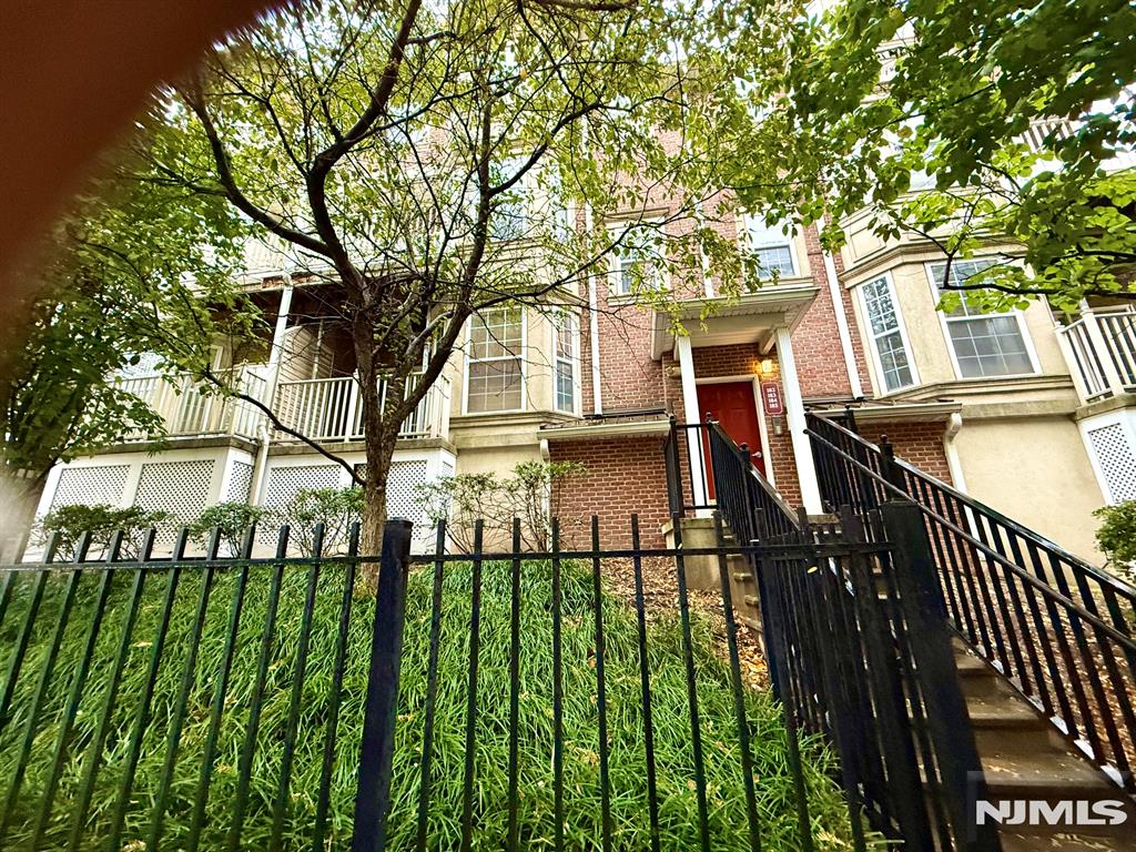 201 Dey Street 183