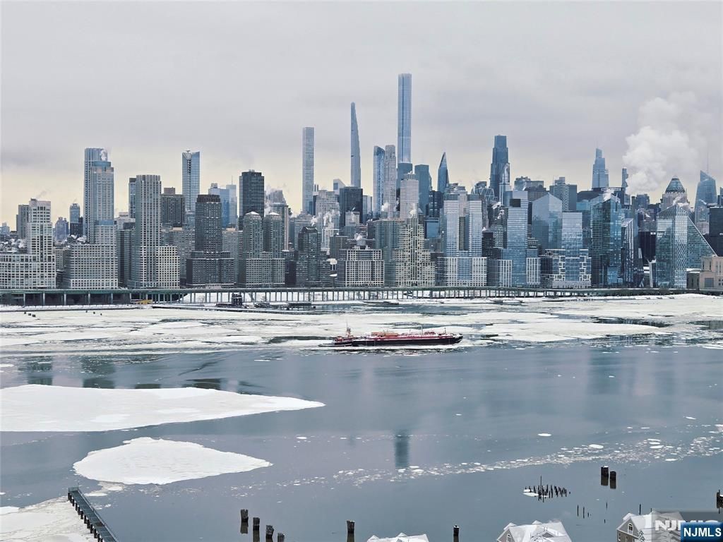 Photo of 6600 Boulevard East #16B, West New York, NJ 07093 (MLS # 26003461)