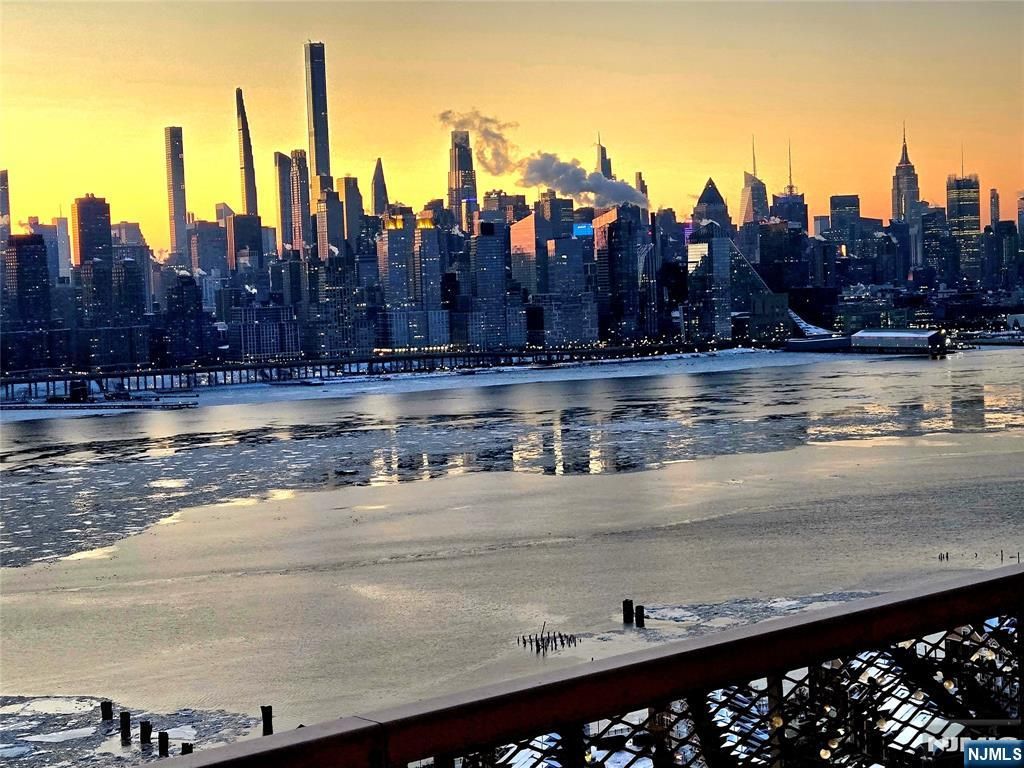 Photo of 6600 Boulevard East #16B, West New York, NJ 07093 (MLS # 26003461)