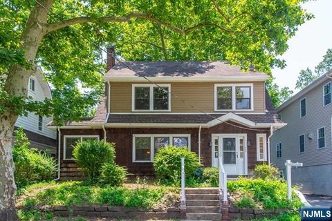 Photo of 208 Saint Nicholas Ave, Englewood, NJ 07631 (MLS # 26005976)