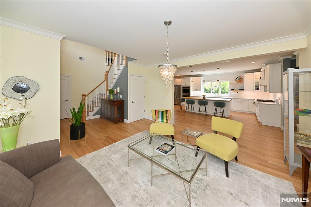 11 Lincoln Avenue