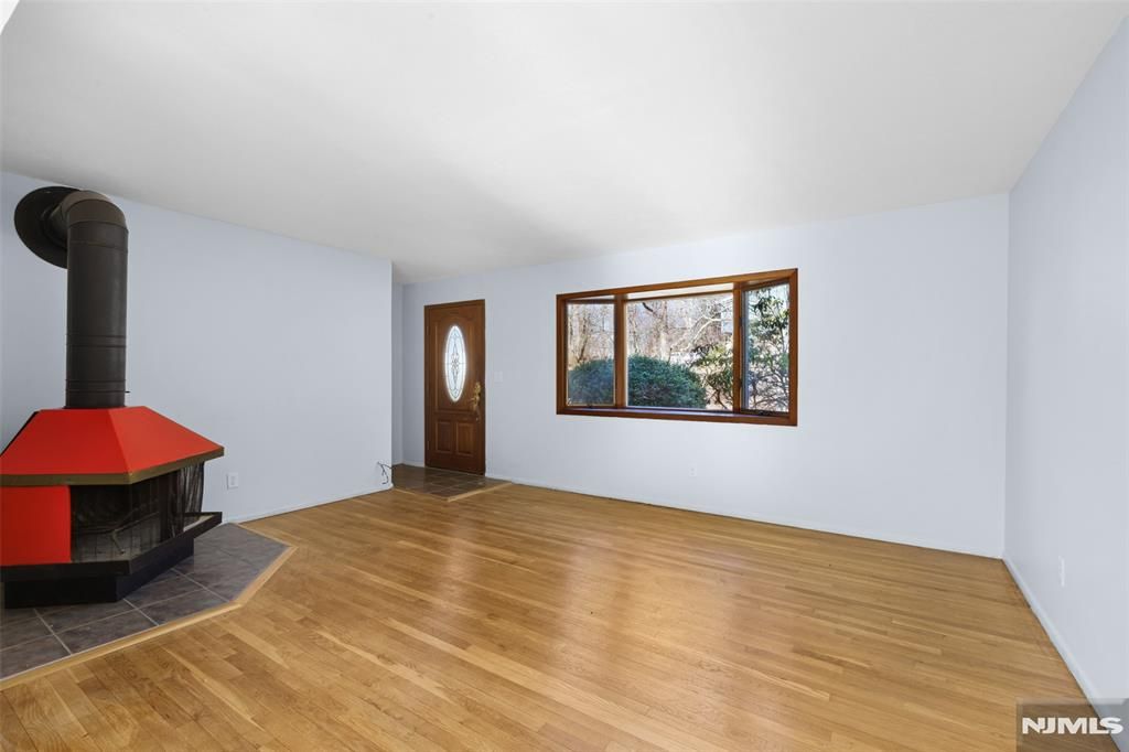 Photo of 18 Kendall Drive, Ringwood, NJ 07456 (MLS # 26009254)