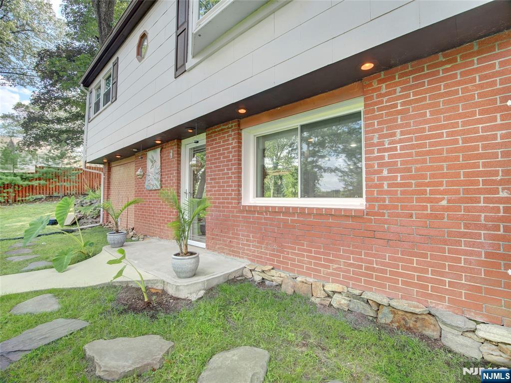 2 Roger Avenue
