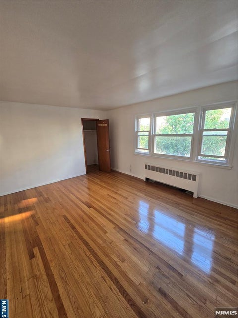 Photo of 350 Park AVE #5, Fairview, NJ 07022 (MLS # 26028011)