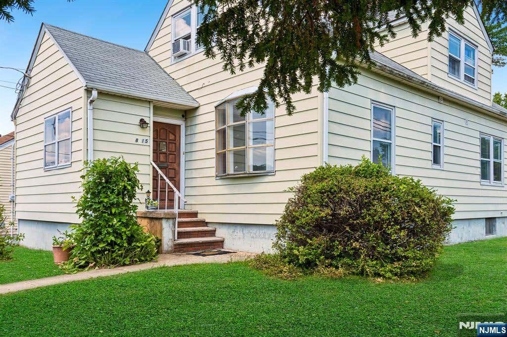 Photo of 815 Berdan Avenue, Fair Lawn, NJ 07410 (MLS # 26024702)