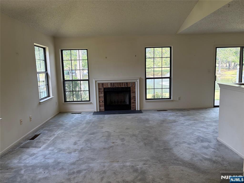 Mahwah, New Jersey 07430, United States, 2 Bedrooms Bedrooms, ,1 BathroomBathrooms,Residential,Active,199139