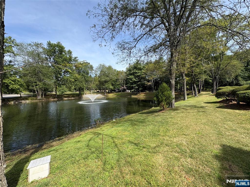 Mahwah, New Jersey 07430, United States, 2 Bedrooms Bedrooms, ,1 BathroomBathrooms,Residential,Active,199139