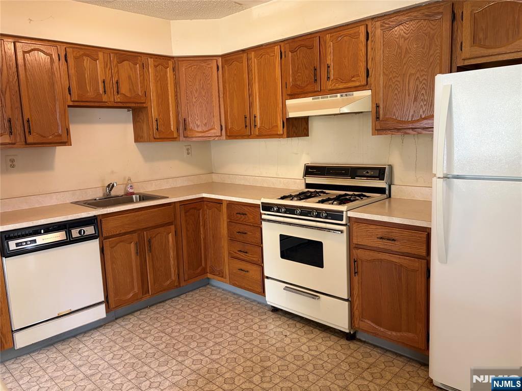 Mahwah, New Jersey 07430, United States, 2 Bedrooms Bedrooms, ,1 BathroomBathrooms,Residential,Active,199139