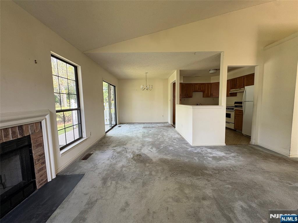 Mahwah, New Jersey 07430, United States, 2 Bedrooms Bedrooms, ,1 BathroomBathrooms,Residential,Active,199139