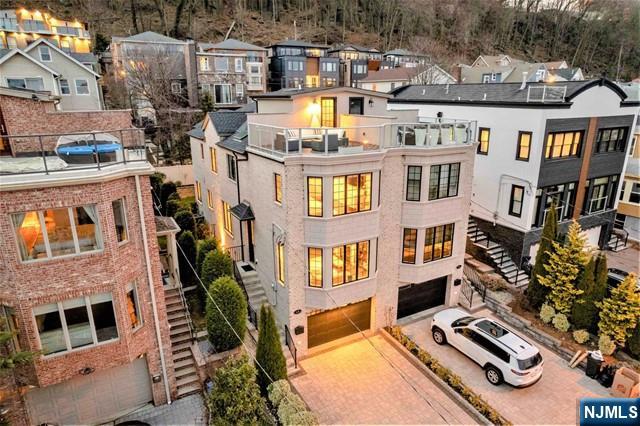 48 Myrtle Avenue