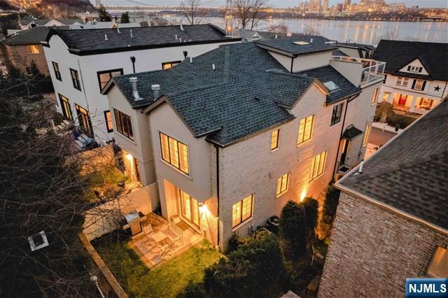 48 Myrtle Avenue