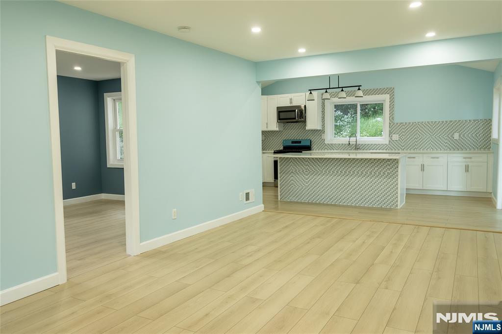 103 Vreeland Avenue