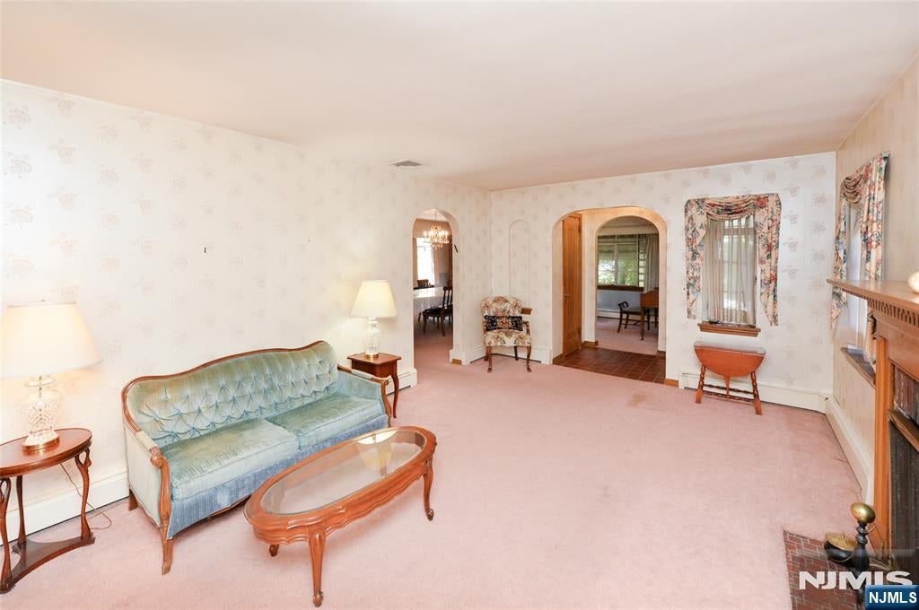 15-06 Morlot Avenue