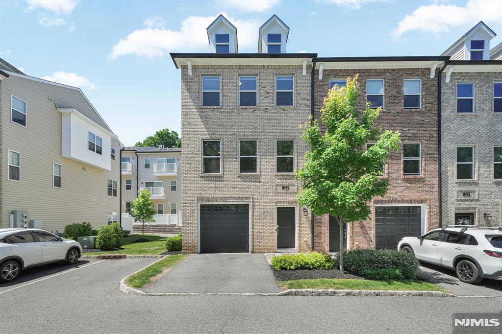 805 Abbe Road