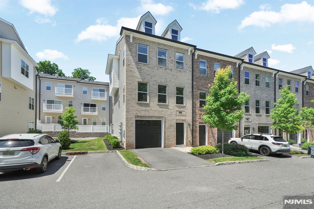 805 Abbe Road