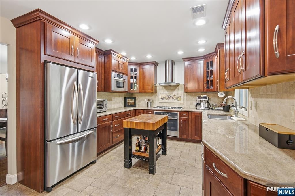18 Metro Vista Drive