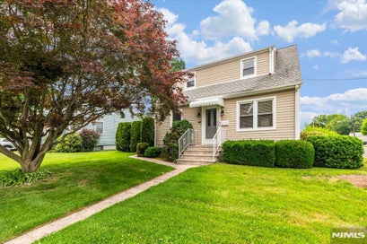 849 Wyoming Avenue Maywood NJ 07607