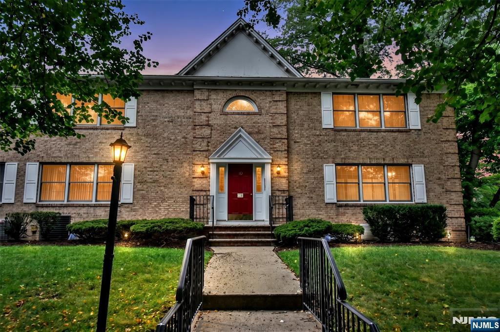 10 S Irving Street 9B