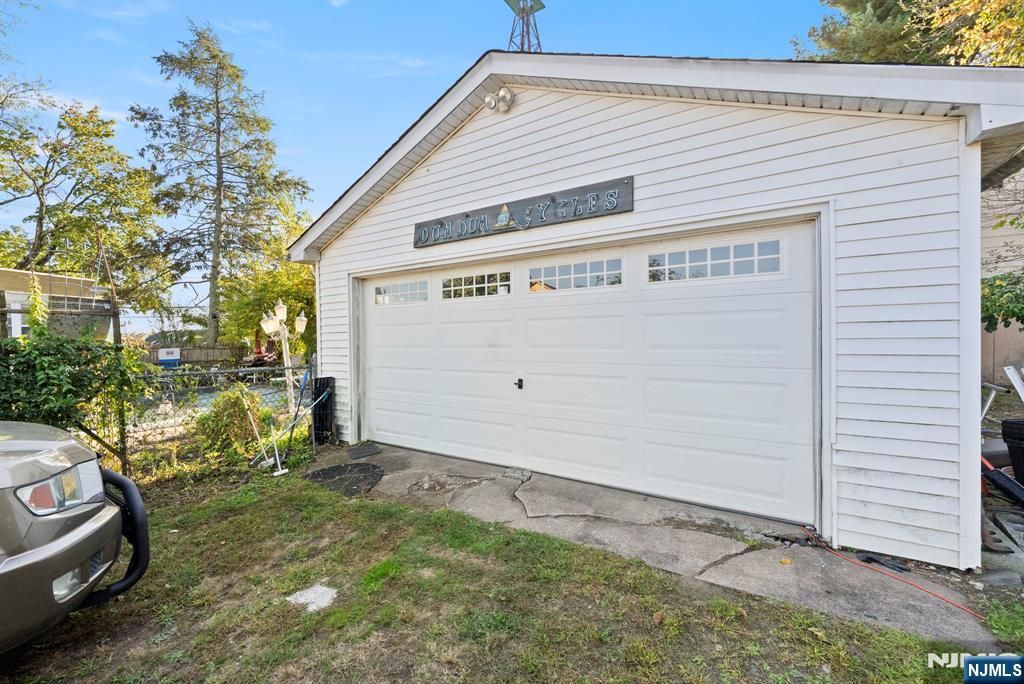 Photo of 91 Minnisink Road, Totowa, NJ 07512 (MLS # 25036208)