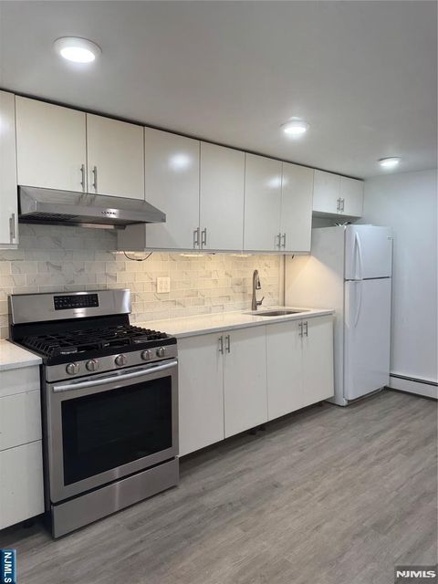 Photo of 265 Highland Ave #D, Palisades Park, NJ 07650 (MLS # 26026064)