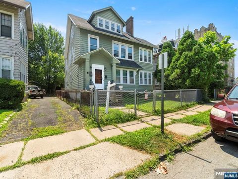 98 Ashland Avenue East Orange NJ 07017