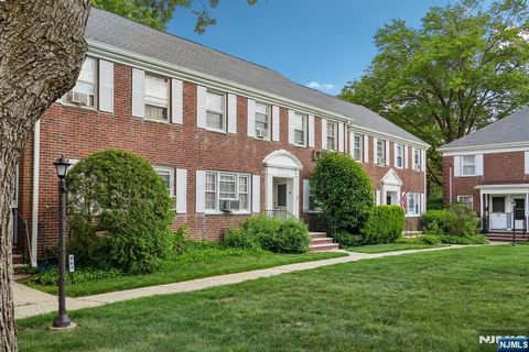 Photo of 261 Elmwood AVE #A, Maplewood, NJ 07040 (MLS # 26018433)