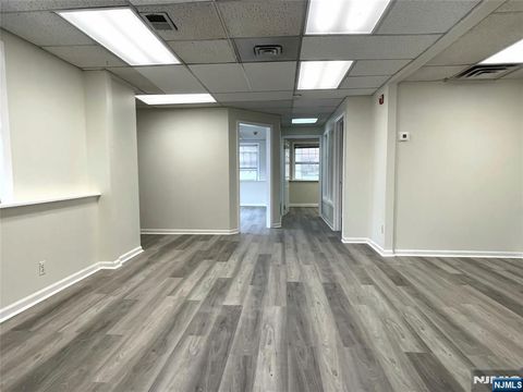 Photo of 961 Teaneck Road, Teaneck, NJ 07666 (MLS # 26022213)