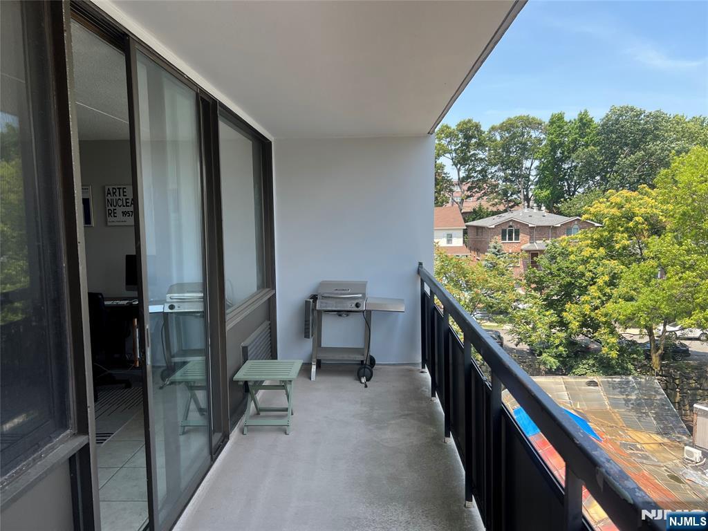 555 Gorge Road 6J