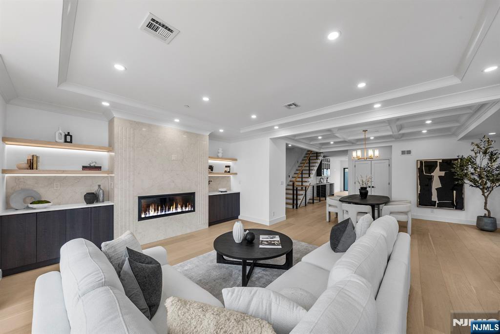 2185 Jones Road