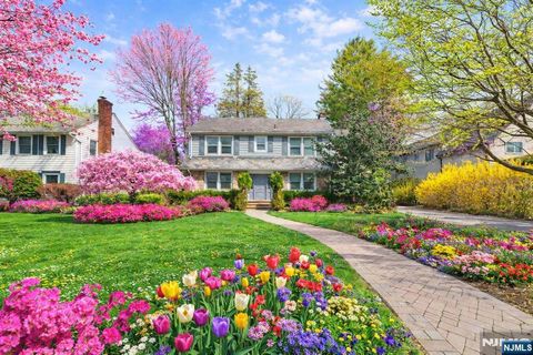 Photo of 127 Westervelt Avenue, Tenafly, NJ 07670 (MLS # 26009119)