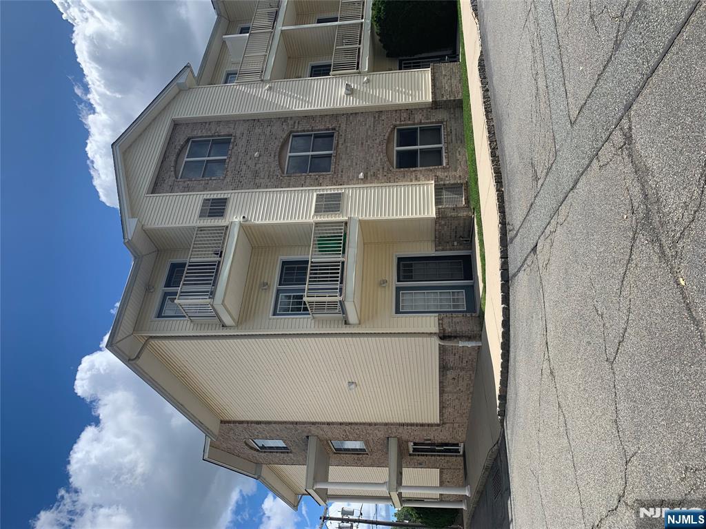 520 Victor Street 49