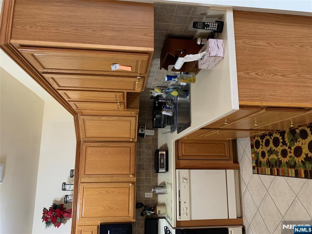 520 Victor Street 49