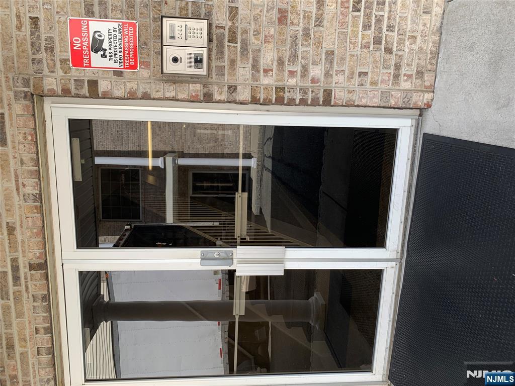 520 Victor Street 49