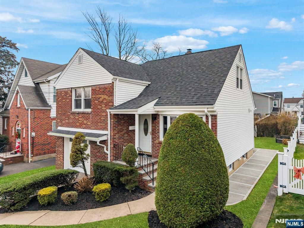 Photo of 474 Sussex Road, Wood Ridge, NJ 07075 (MLS # 25043005)