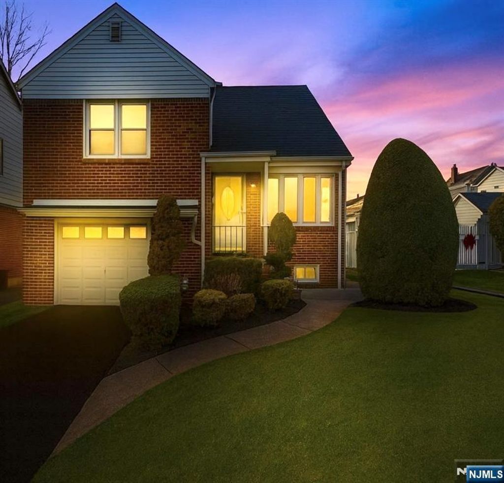 Photo of 474 Sussex Road, Wood Ridge, NJ 07075 (MLS # 25043005)