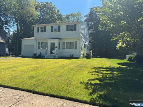 Photo of 572 Sylvan Pl, Haworth, NJ 07641 (MLS # 25026980)