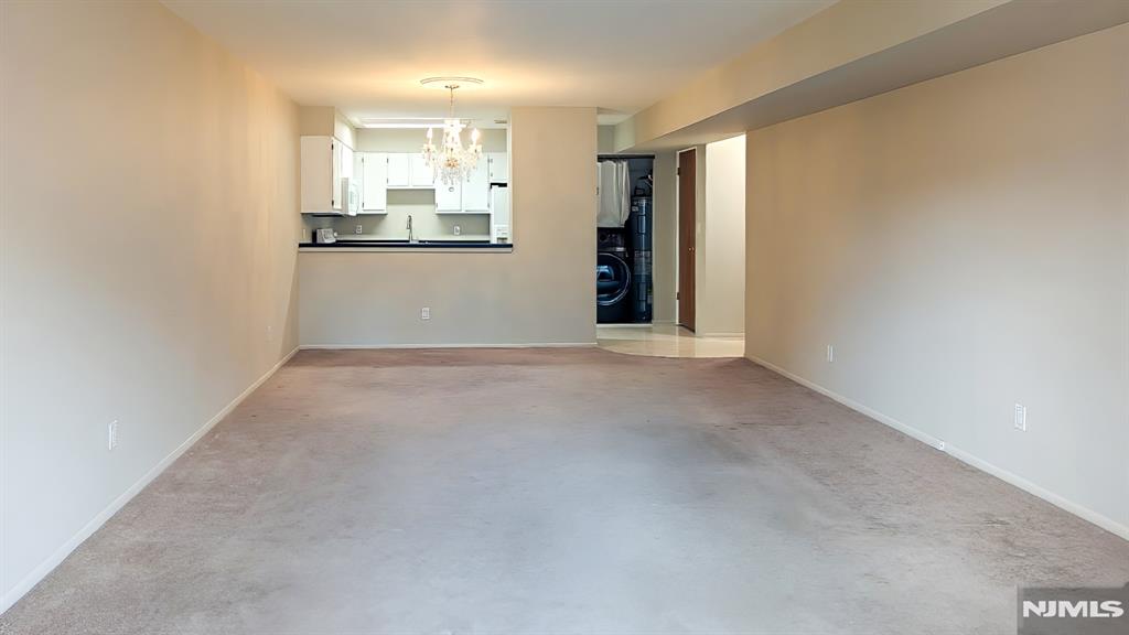 19 Plauderville Avenue 208