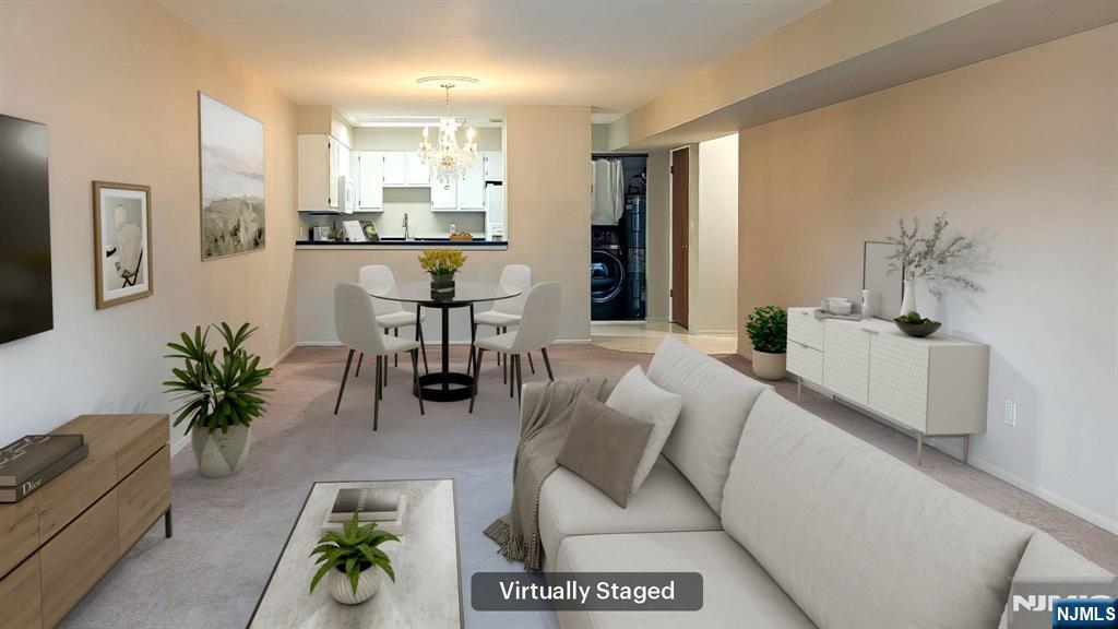 19 Plauderville Avenue 208