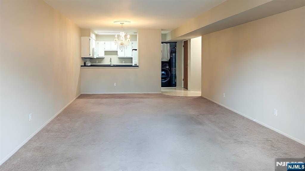 19 Plauderville Avenue 208