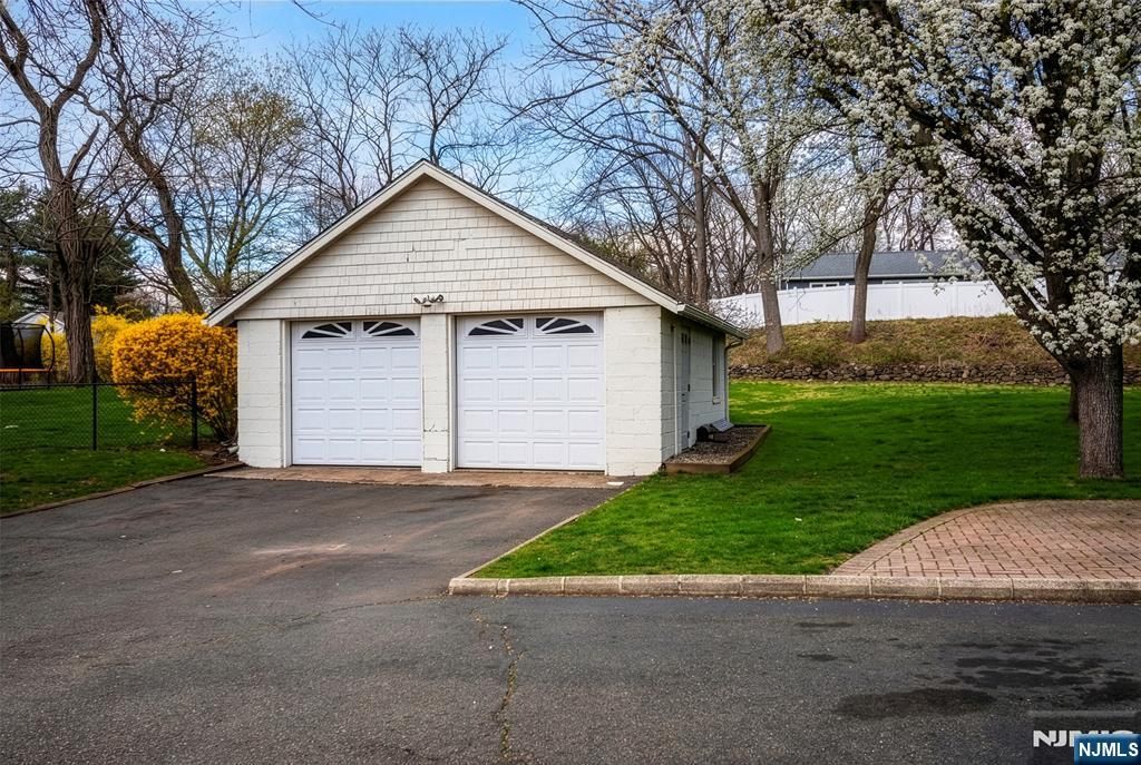 Photo of 141 Fairfield Avenue, West Caldwell, NJ 07006 (MLS # 26012176)