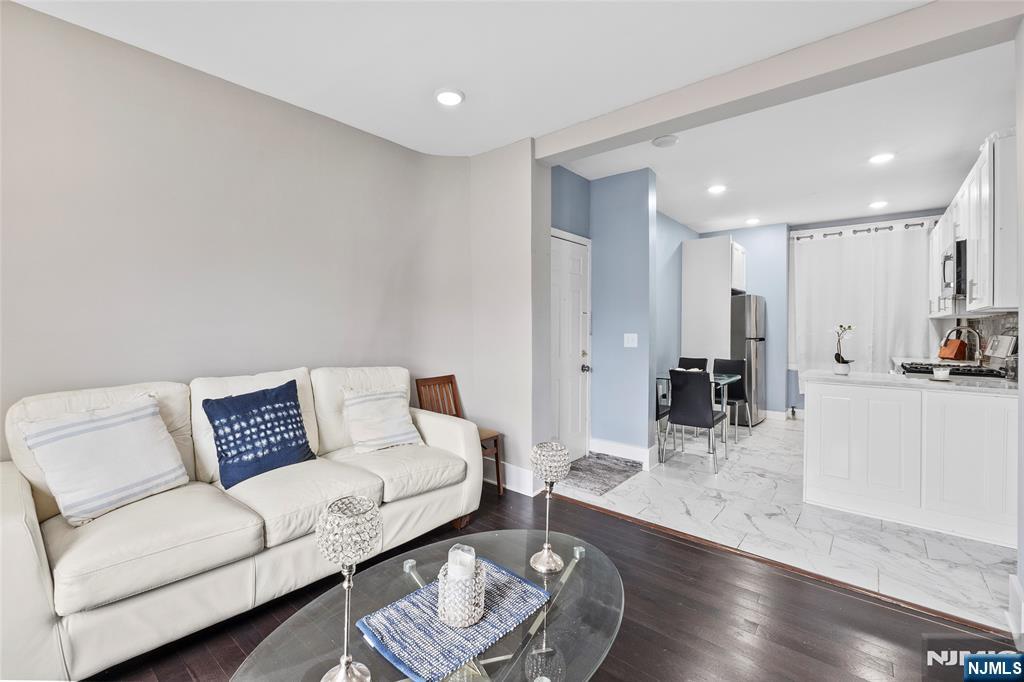 6414 Park Avenue 1