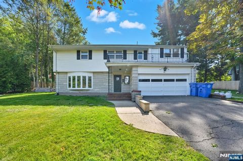 Photo of 40 Magnolia, Tenafly, NJ 07670 (MLS # 26004796)