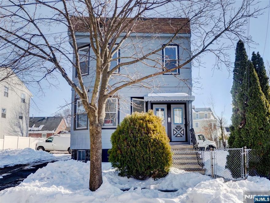 Welcome to this beautifully fully renovated 2-bedroom, 1-bathroom rental located in the heart of Belleville. This bright and modern unit features a brand-new kitchen with stainless steel appliances, quartz countertops, custom cabinetry, and stylish tile backsplash, perfect for everyday living and entertaining. The home offers spacious sun-filled bedrooms, updated flooring throughout, and a sleek, designer bathroom with contemporary finishes. Large windows provide great natural light, creating a warm and inviting atmosphere throughout the space. Enjoy the convenience of in-unit laundry, making daily living easy and efficient. The property also includes parking, a highly desirable feature in the area. Located close to shops, restaurants, parks, and major transportation options, this home offers both comfort and convenience for commuters and local living alike.